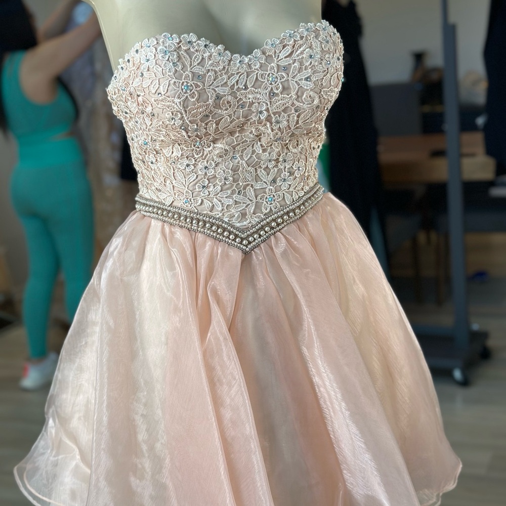 Elegant Strapless Lace Dress with Beaded Waist